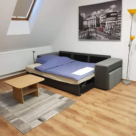 Kuhrner Apartman 11c * Szeged